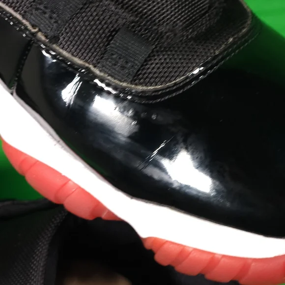 Nike Air Jordan Bred 11 Retro Size 10.5 Mens 378037-061 - Picture 7 of 10